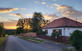 Tepke Guesthouse Garáb